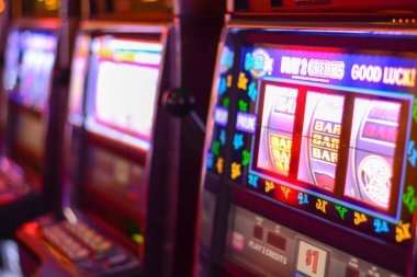 cun platform interface showing sports betting, live-dealer, and slot game categories